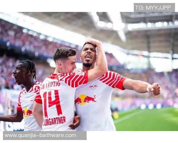 德甲激战引热议：球迷狂欢迎战震撼再现